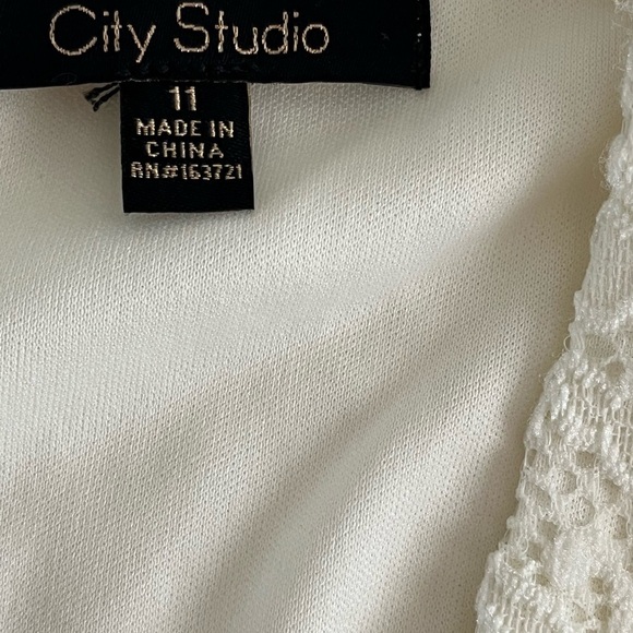 City Studio Juniors Women’s V-Neckline Flare Mini Dress in White color Size 11 - Picture 10 of 11